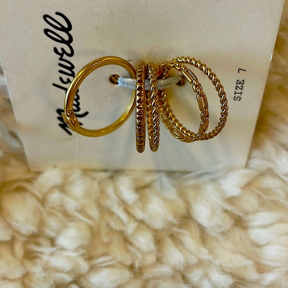 NWT Madewell Simple Stackable Gold Ring Set, size 7 - Picture 5 of 6